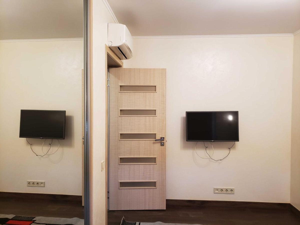 Unique 1 Bd Apt Dt W/Free Parking And Wi-Fi Apartment Chisinau Ngoại thất bức ảnh