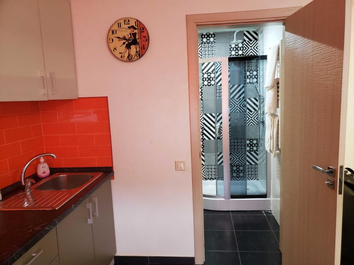 Unique 1 Bd Apt Dt W/Free Parking And Wi-Fi Apartment Chisinau Ngoại thất bức ảnh